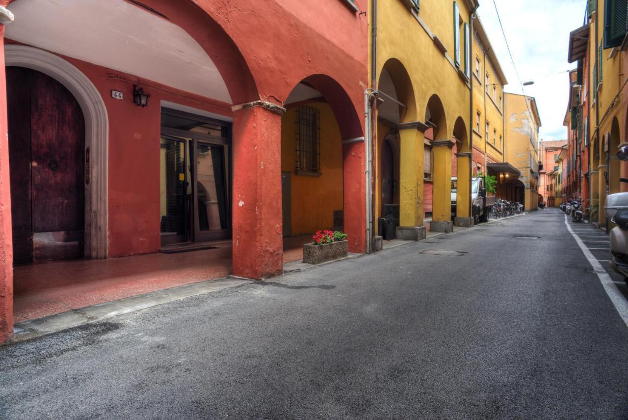 Bologna City Center Apartment By Wonderful Italy Ngoại thất bức ảnh
